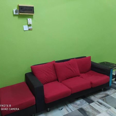 Homestay D' Tengah Bandar Куала-Ромпин Экстерьер фото