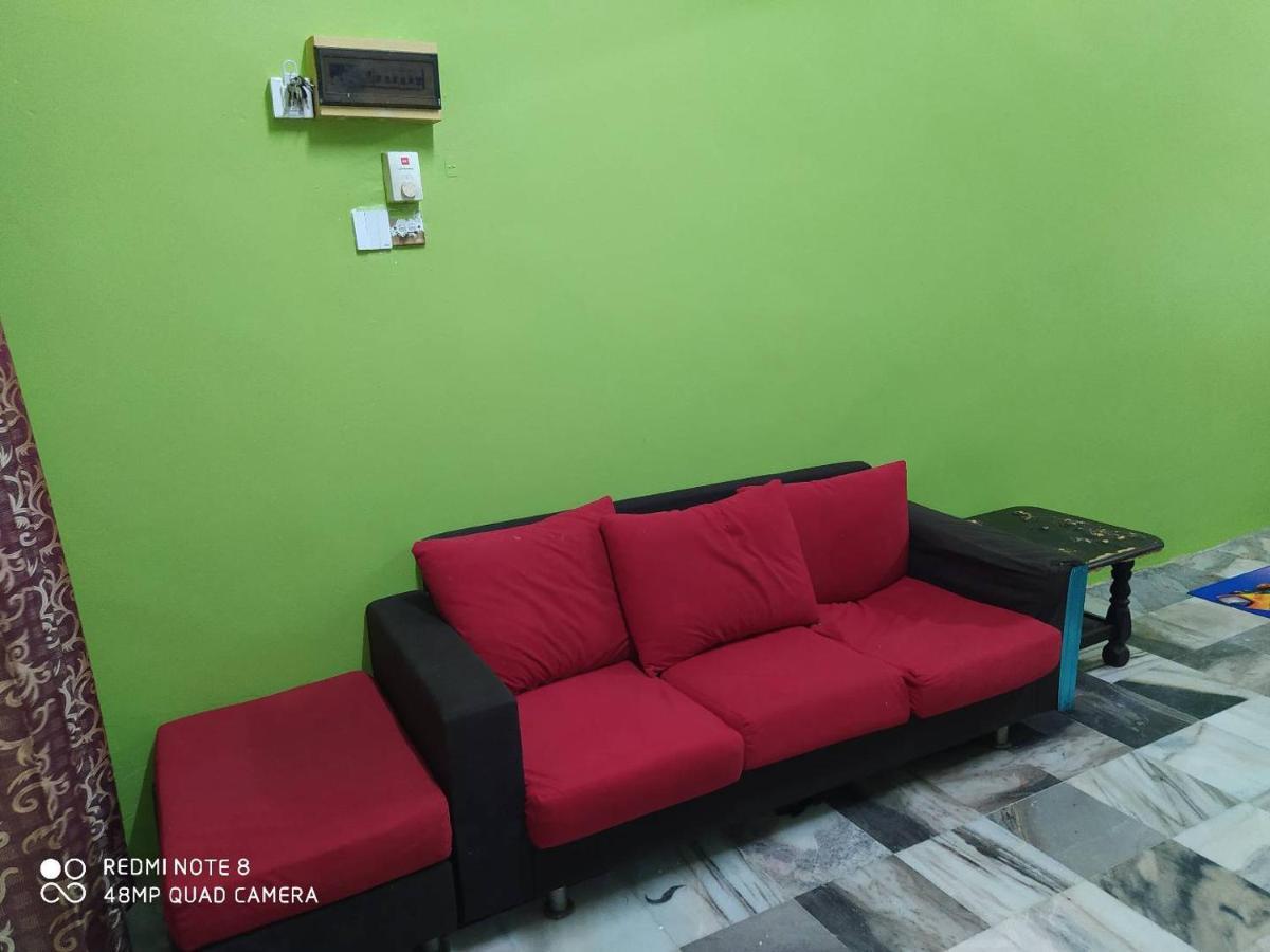 Homestay D' Tengah Bandar Куала-Ромпин Экстерьер фото